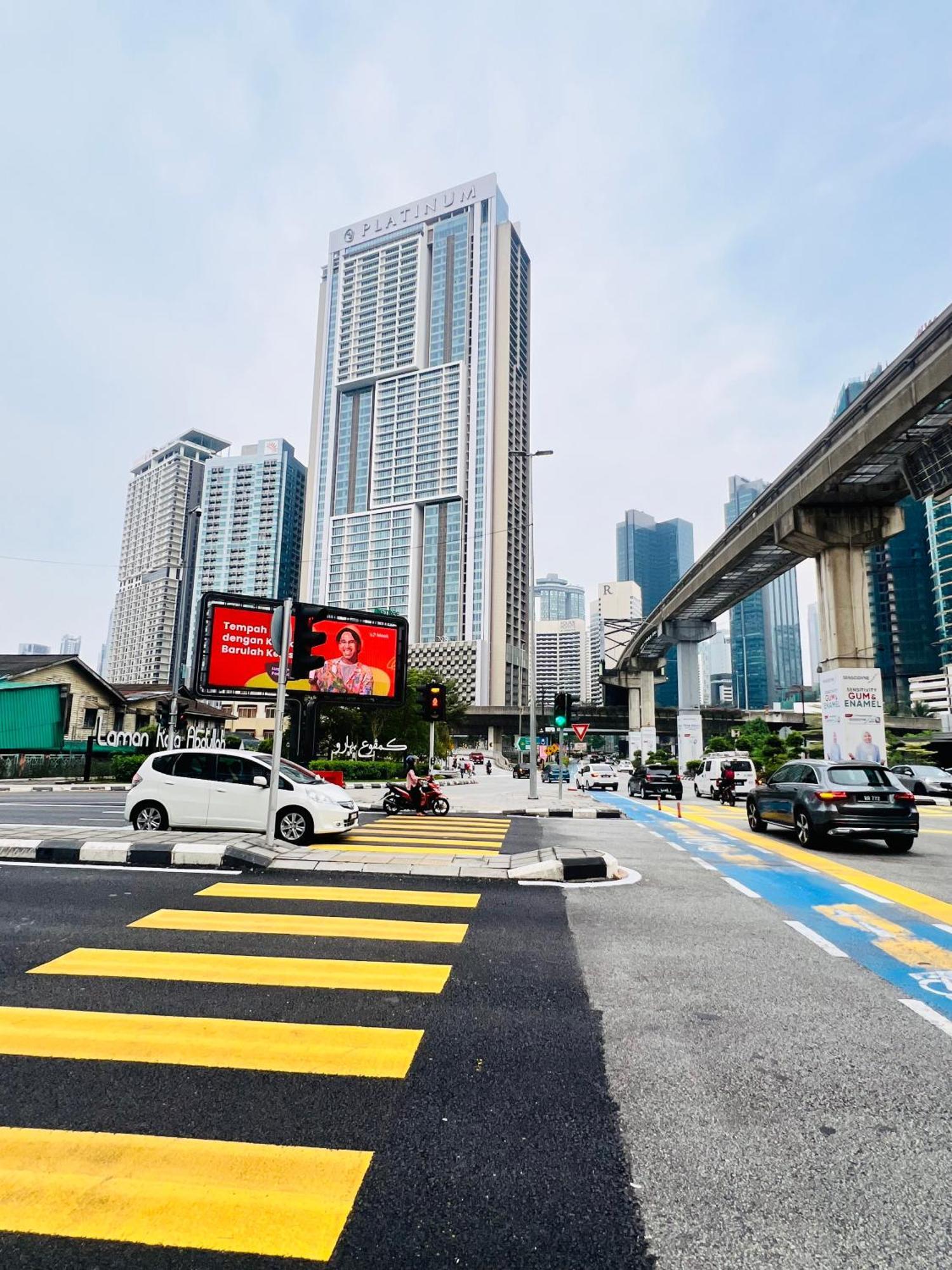 Colony Suites Klcc By Hibernate Куала Лумпур Екстериор снимка