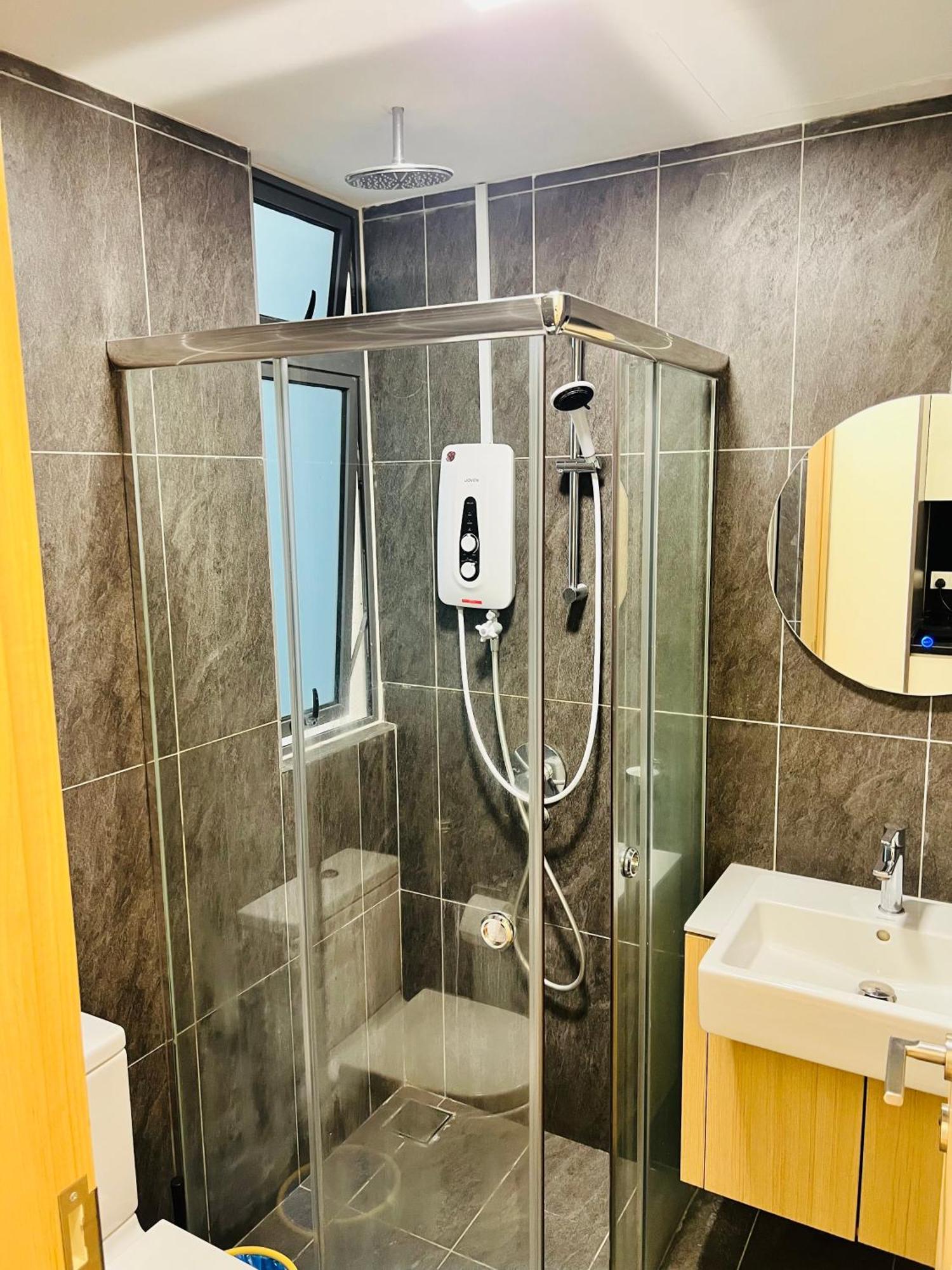 Colony Suites Klcc By Hibernate Куала Лумпур Екстериор снимка