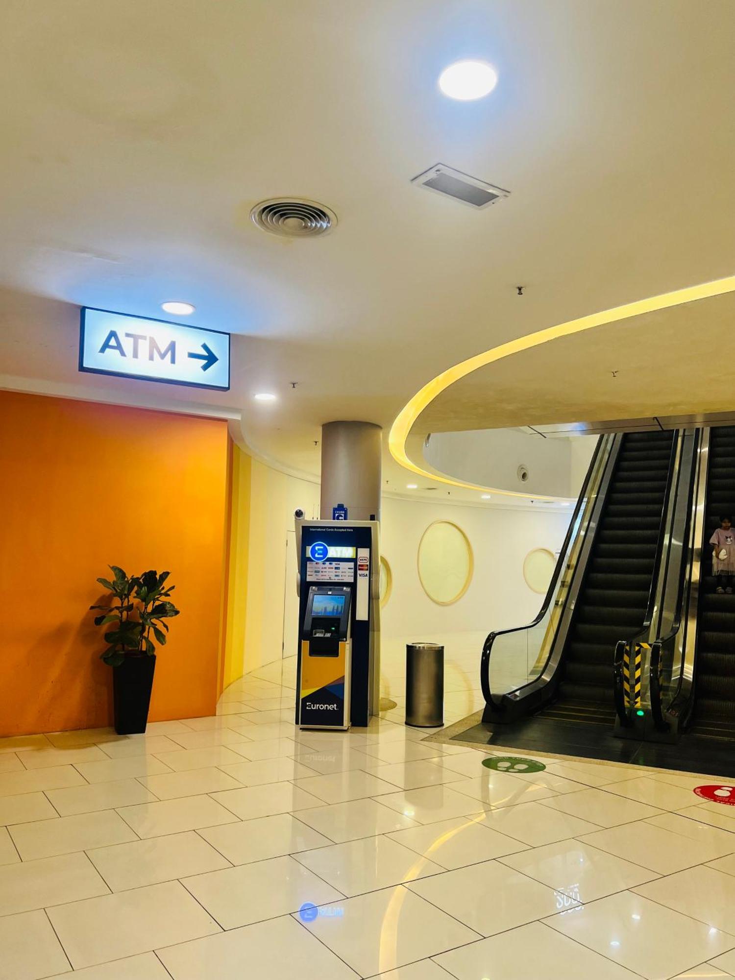 Colony Suites Klcc By Hibernate Куала Лумпур Екстериор снимка