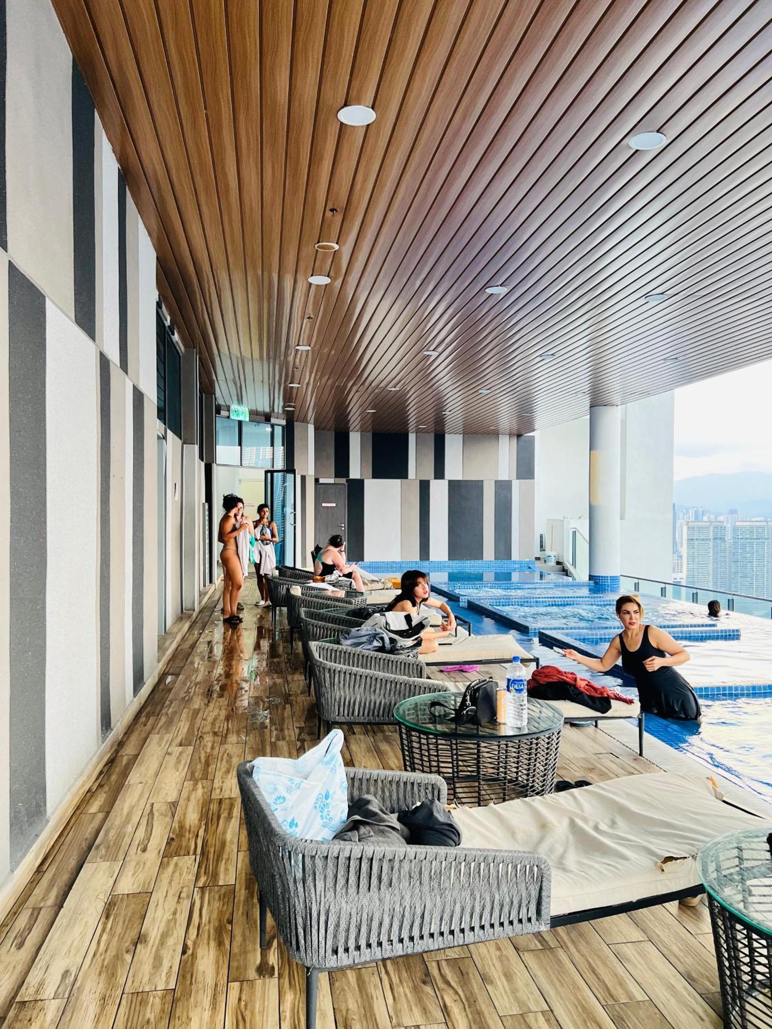Colony Suites Klcc By Hibernate Куала Лумпур Екстериор снимка