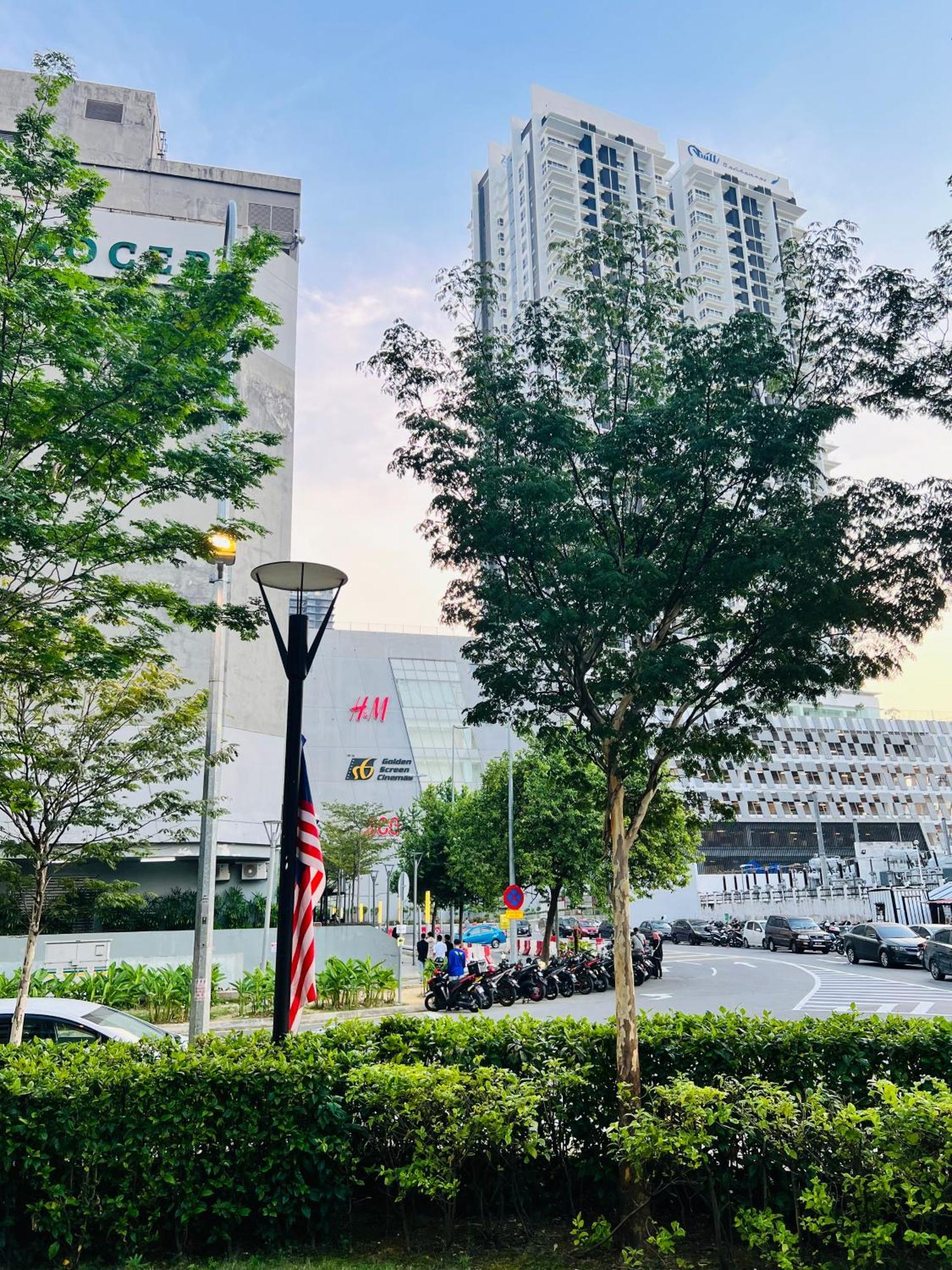 Colony Suites Klcc By Hibernate Куала Лумпур Екстериор снимка