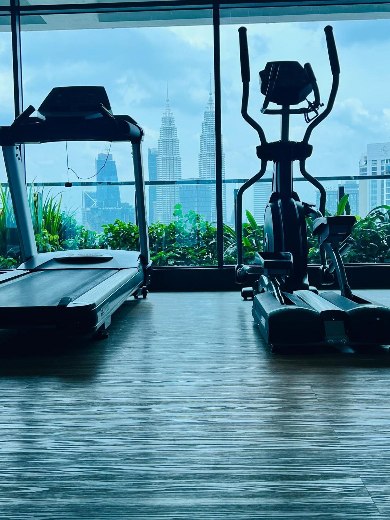 Colony Suites Klcc By Hibernate Куала Лумпур Екстериор снимка