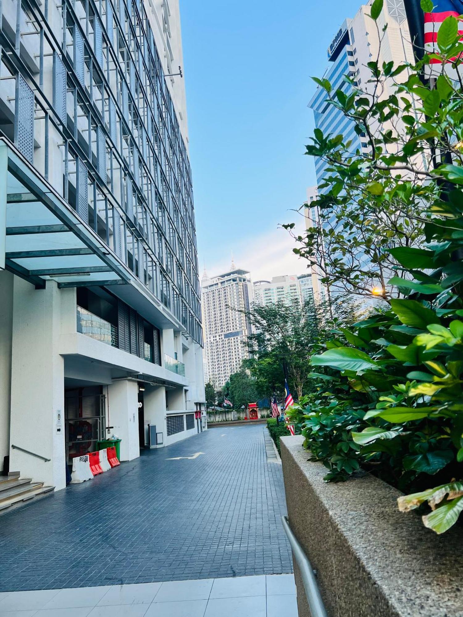 Colony Suites Klcc By Hibernate Куала Лумпур Екстериор снимка