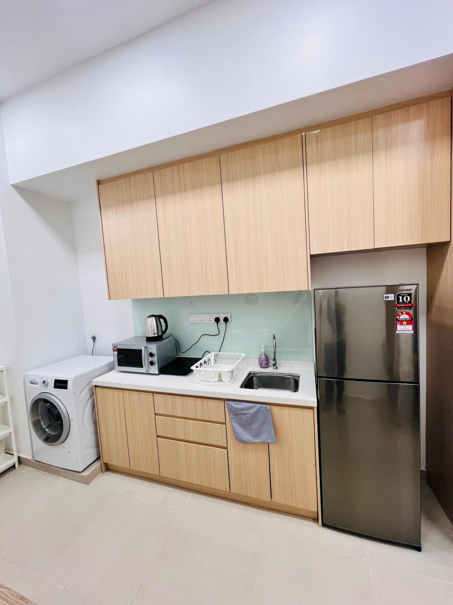 Colony Suites Klcc By Hibernate Куала Лумпур Екстериор снимка